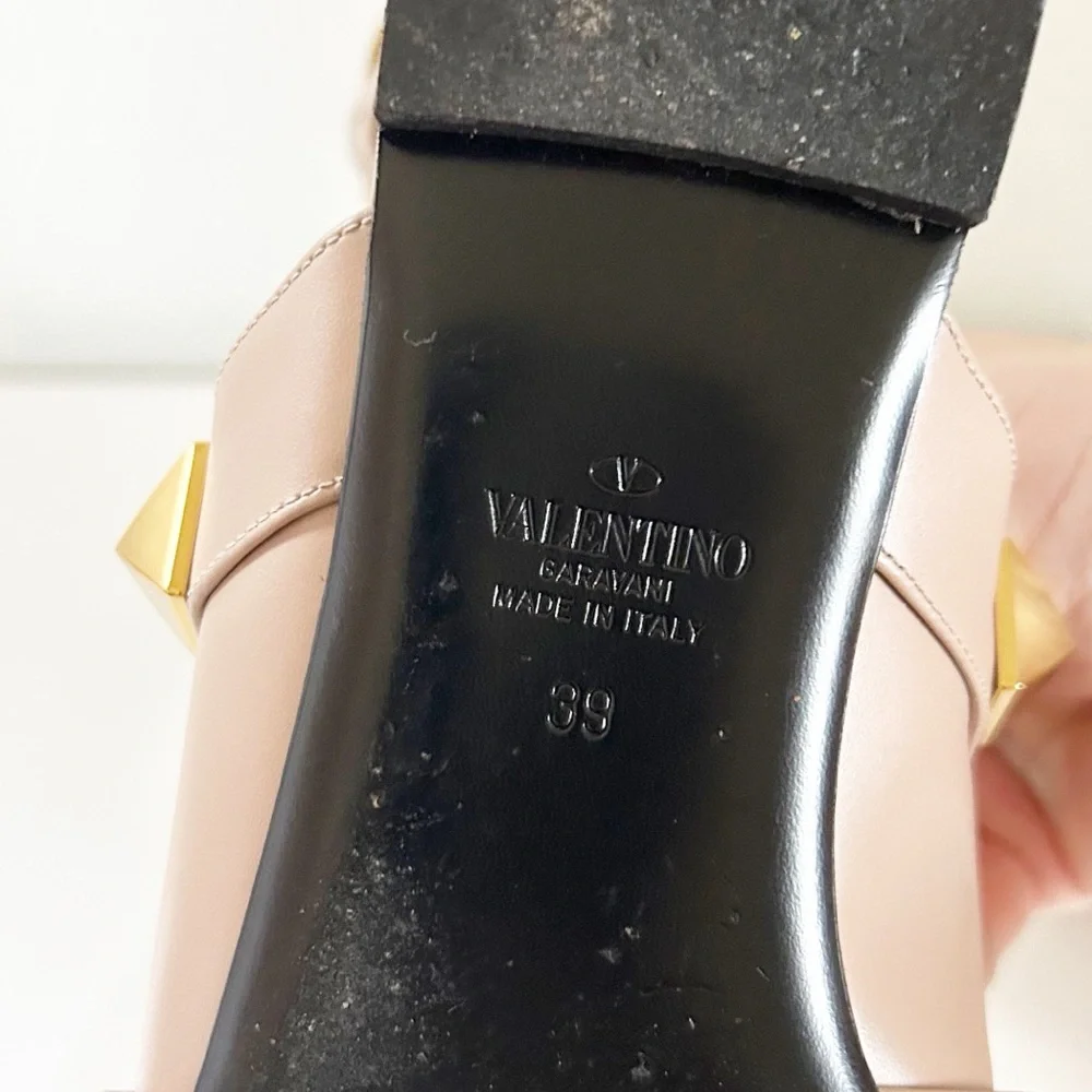 Valentino Garavani Roman Stud Nude Leather Pointed Toe Flats Size EU 39